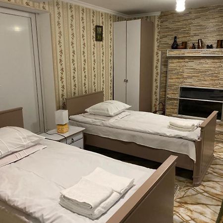 Guest House Happy House Kutaisi Exterior foto