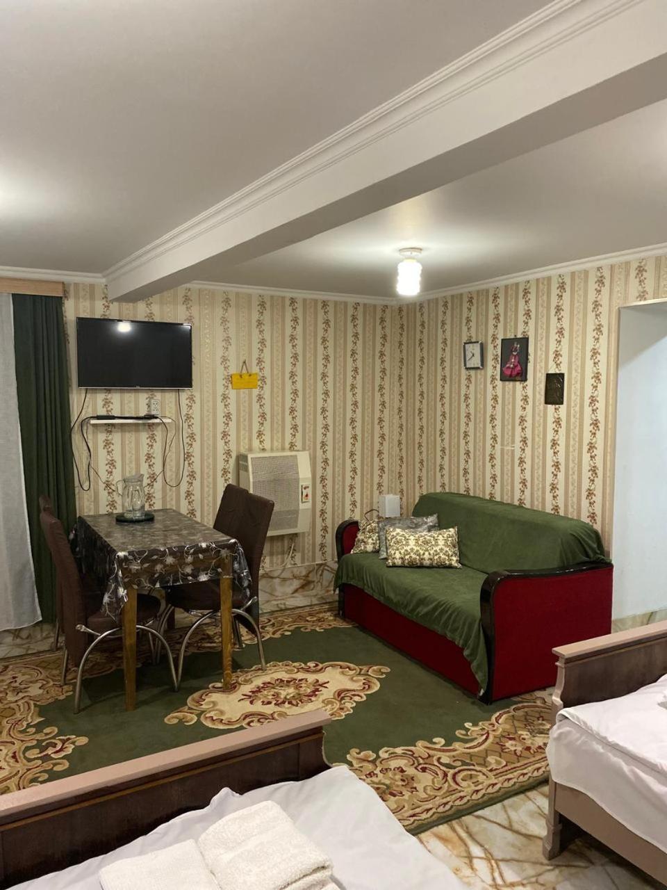Guest House Happy House Kutaisi Exterior foto