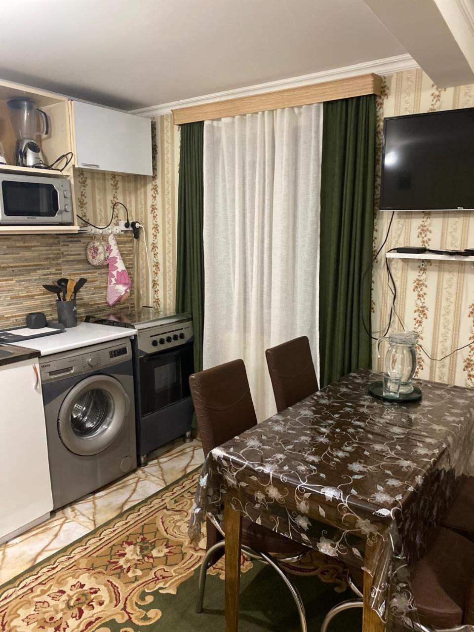 Guest House Happy House Kutaisi Exterior foto